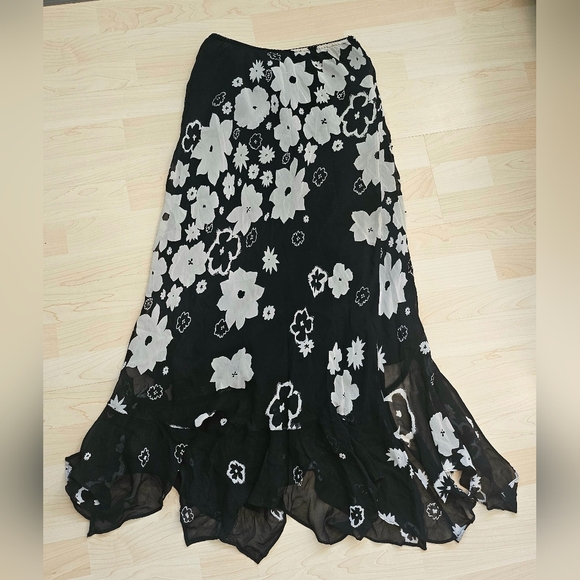 90s Black Asymmetrical Pointed Hem Floral Fairy Maxi Skirt With Beading - Picture 5 of 9